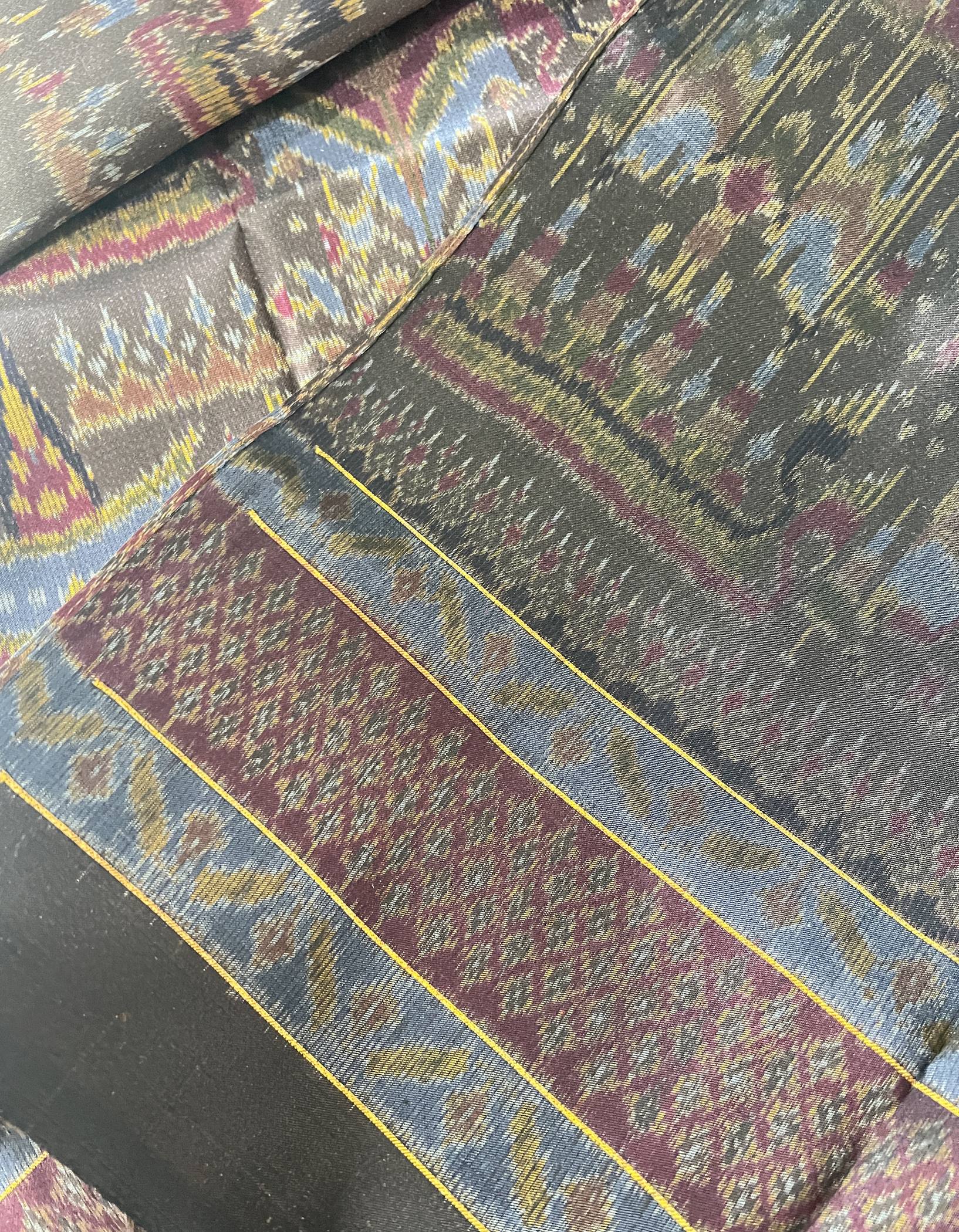 Hem border detail